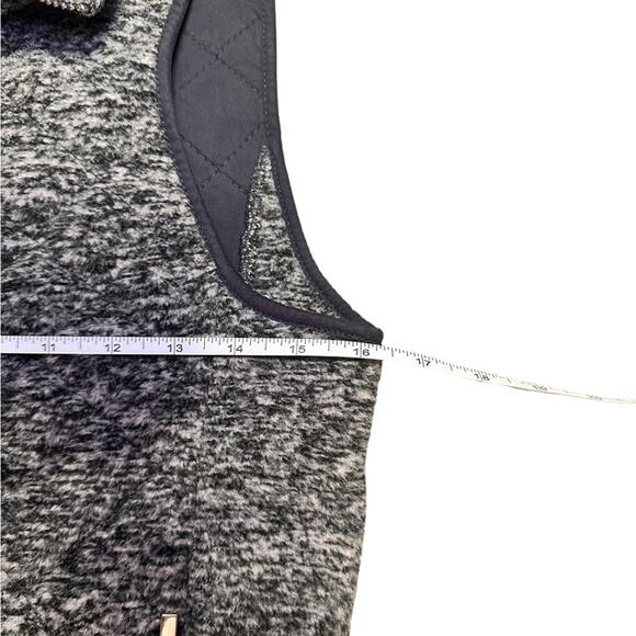 Abercrombie & Fitch Gray Fleece Quilted Vest Women's Size XS - Picture 3 of 5